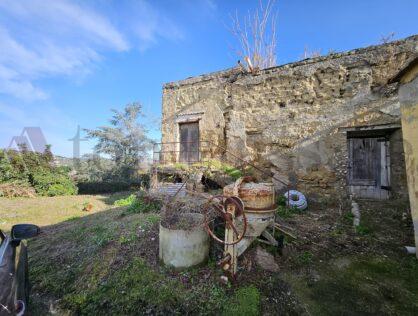 Via San Gennaro Agnano  Rudere Adiacenze Hotel Tiro a Volo