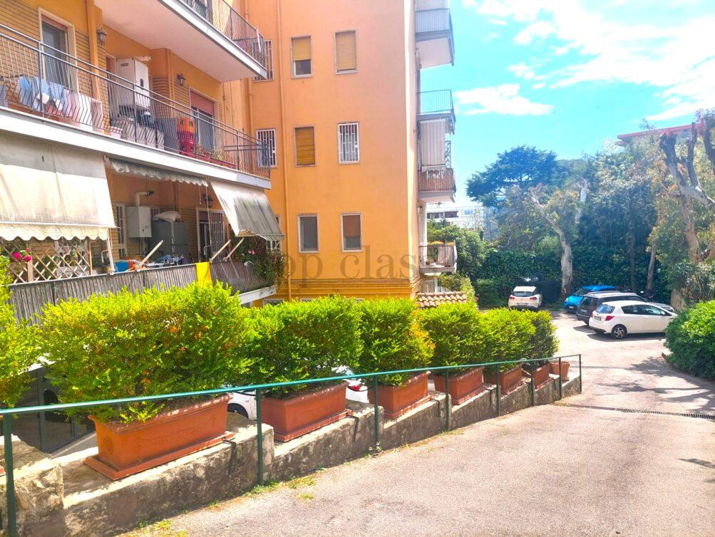 Esterno