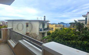 POZZUOLI (NA) Via Artiaco appartamento ristrutturato