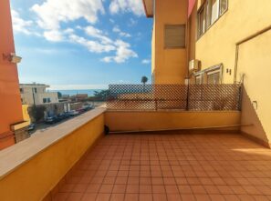 Solfatara appartamento con terrazzo vista mare