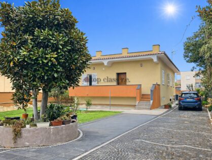 VILLA INDIPENDENTE IN VENDITA A CUMA – POZZUOLI | AMPI SPAZI, GIARDINO E ALTA EFFICIENZA ENERGETICA