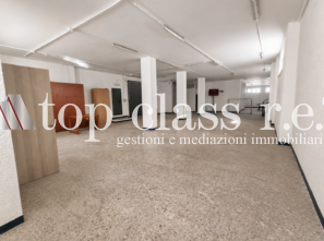 POZZUOLI (NA) VIA SOLFATARA PARCO D’ISANTO Locale deposito C/2 di 420 mq in locazione, ideale per casa-studio o attività