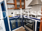 Interno con scala e soffitto basso-10