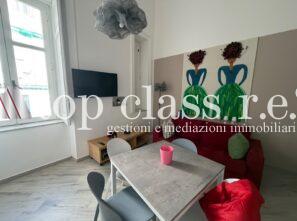 Bilocale soppalcato ristrutturato e arredato in Via Sanfelice – Piazza Borsa